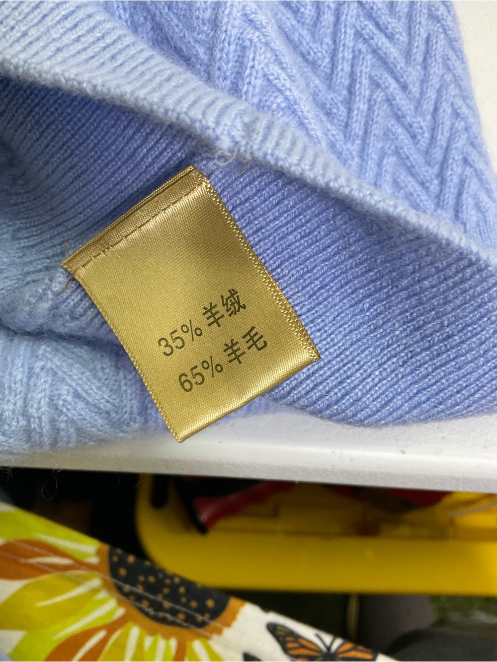 100% CASHMERE ZIGZAG BUTTON SWEATER - Light Blue - Picture 7 of 8